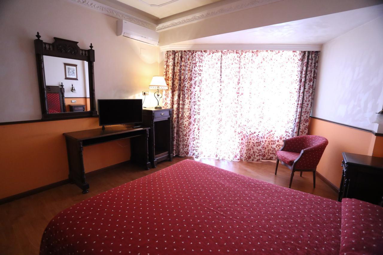 Hotel El Cisne 사라고사 외부 사진